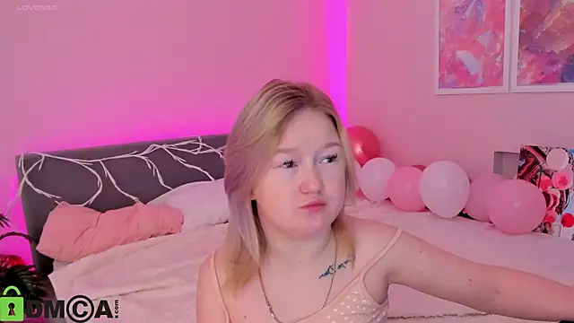 Sara Robinson online show from October 2025 02:32:01 AM