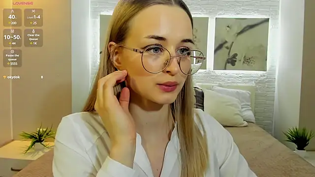 Tiffanyhunt online show from March 2025 02:45:02 PM