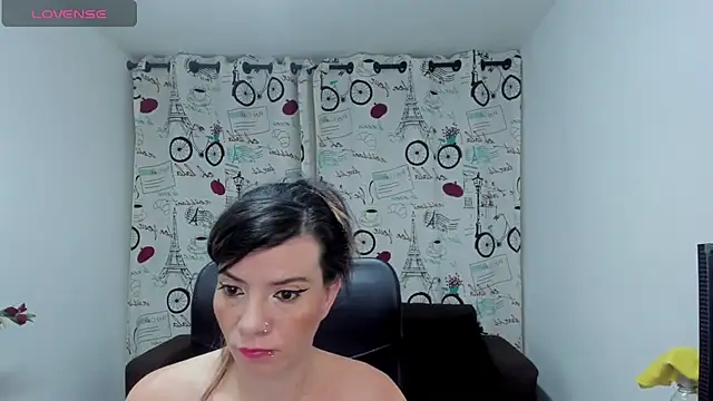 DanaaRey online show from November 2025 12:18:01 PM