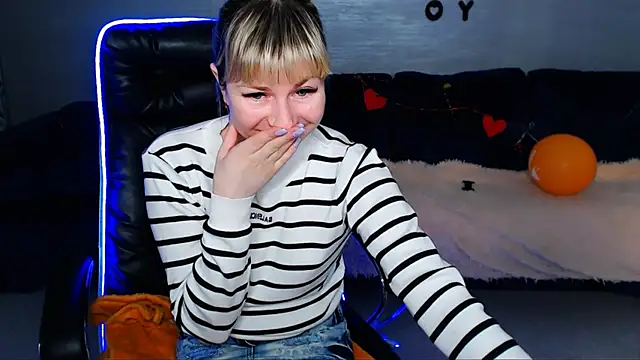 Snapshot of Incredible_Ariela chatting on March 2025 01:29:02 PM Incredible Ariela online show from March 2025 01:29:02 PM