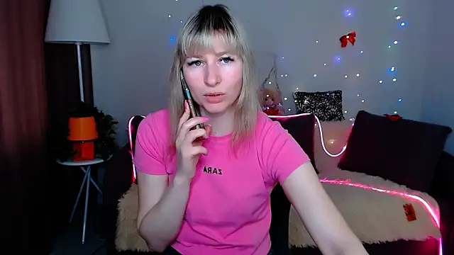 Snapshot of Incredible_Ariela chatting on March 2025 11:05:02 AM Incredible Ariela online show from March 2025 11:05:02 AM