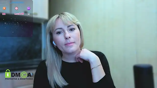 Snapshot of Smoorodinkaa chatting on April 2026 07:36:01 AM Smoorodinkaa online show from April 2026 07:36:01 AM