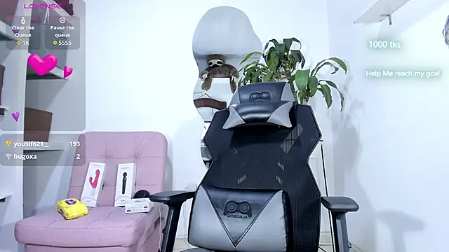 Snapshot of emily_palmeer chatting on October 2025 12:01:02 PM emily palmeer online show from October 2025 12:01:02 PM