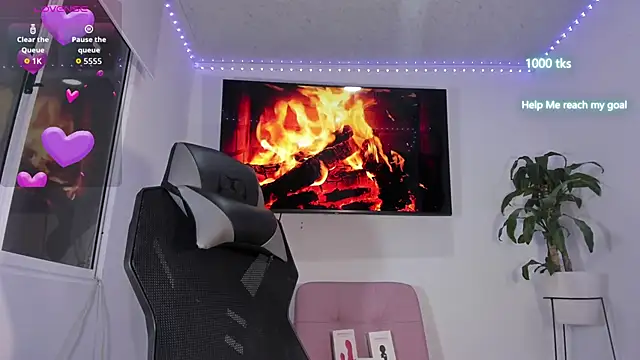 Snapshot of emily_palmeer chatting on October 2025 09:28:01 AM emily palmeer online show from October 2025 09:28:01 AM