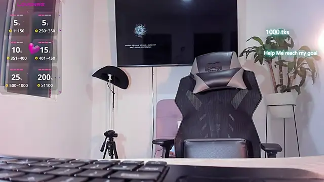 Snapshot of emily_palmeer chatting on November 2025 09:10:01 AM emily palmeer online show from November 2025 09:10:01 AM