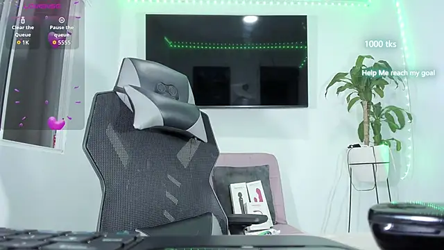 Snapshot of emily_palmeer chatting on November 2025 10:39:02 AM emily palmeer online show from November 2025 10:39:02 AM