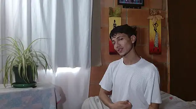 Snapshot of littlegoldenangels chatting on January 2025 08:16:01 PM littlegoldenangels online show from January 2025 08:16:01 PM