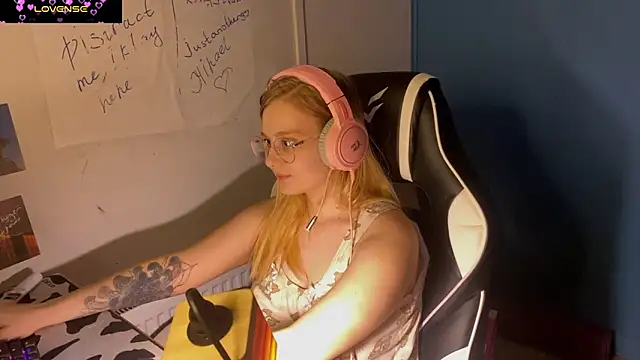 JacyWinslat online show from March 2025 07:28:01 PM