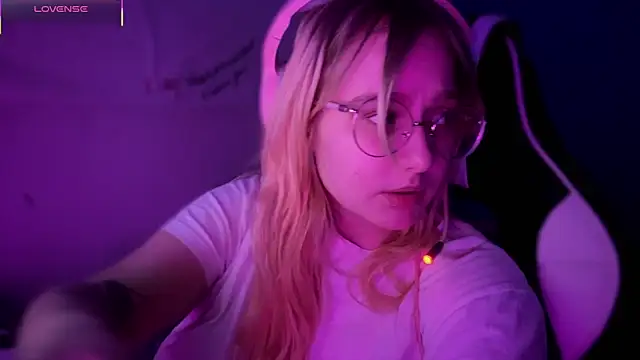 JacyWinslat online show from March 2025 05:48:02 PM