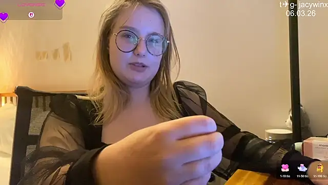 JacyWinslat online show from March 2026 11:17:02 AM