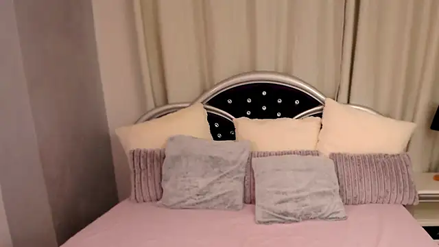 Snapshot of JessieePink chatting on January 2025 05:23:02 PM JessieePink online show from January 2025 05:23:02 PM