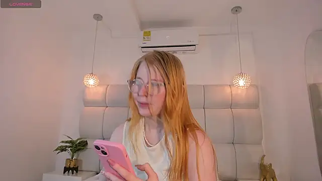 Snapshot of Alexa_Handler chatting on October 2025 03:51:02 AM Alexa Handler online show from October 2025 03:51:02 AM