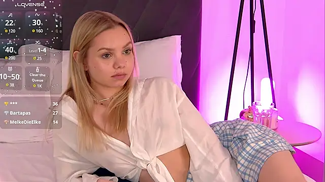 Snapshot of LinaWynn chatting on December 2024 07:22:01 PM LinaWynn online show from December 2024 07:22:01 PM