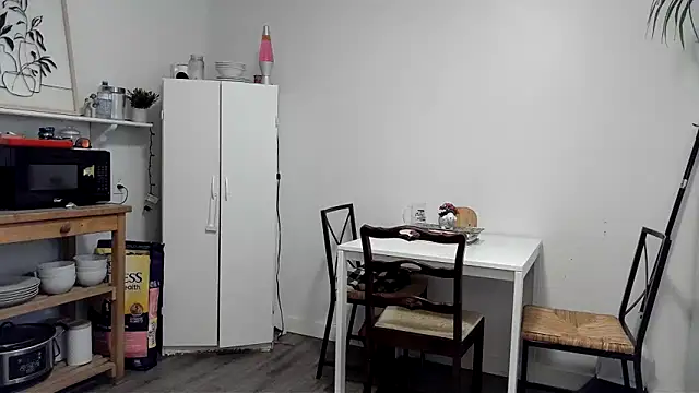 Kittyymaze1 online show from April 2026 12:39:01 PM