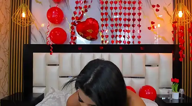 Snapshot of TiaraRosse chatting on February 2025 04:43:01 AM TiaraRosse online show from February 2025 04:43:01 AM