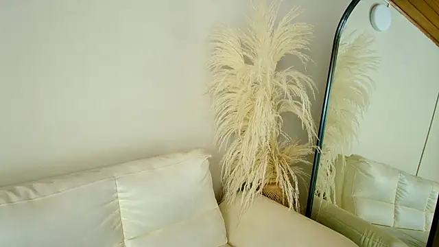 Rebeca Williams  online show from February 2025 04:40:02 AM