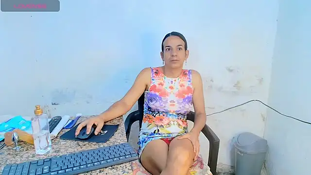 Snapshot of Oh_Tique chatting on June 2026 12:40:01 PM Oh Tique online show from June 2026 12:40:01 PM