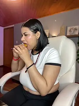 Snapshot of Isabella_boobd chatting on January 2025 01:32:02 PM Isabella boobd online show from January 2025 01:32:02 PM