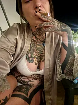 Snapshot of lizzardqueeen chatting on September 2025 09:30:01 PM lizzardqueeen online show from September 2025 09:30:01 PM