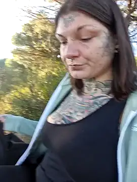 lizzardqueeen online show from January 2026 04:21:02 PM