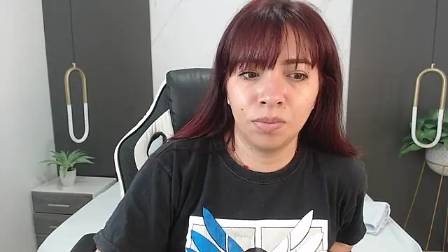 Snapshot of alma_fenix chatting on January 2025 12:13:02 PM alma fenix online show from January 2025 12:13:02 PM