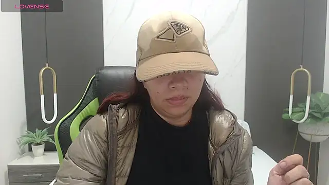 Snapshot of alma_fenix chatting on February 2025 12:14:02 PM alma fenix online show from February 2025 12:14:02 PM