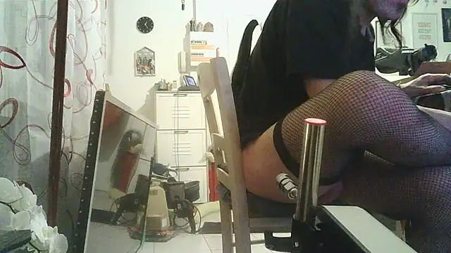 cyril020202 online show from October 2025 05:13:02 PM