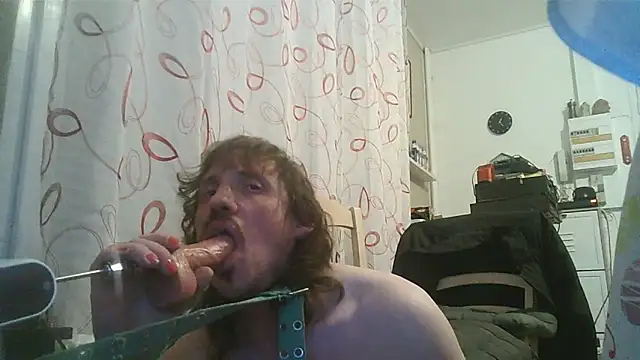 cyril020202 online show from April 2026 09:23:01 PM