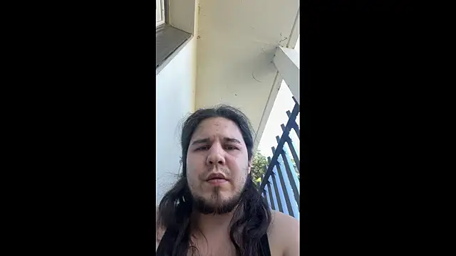 Snapshot of bananahot31 chatting on April 2026 01:40:01 PM bananahot31 online show from April 2026 01:40:01 PM