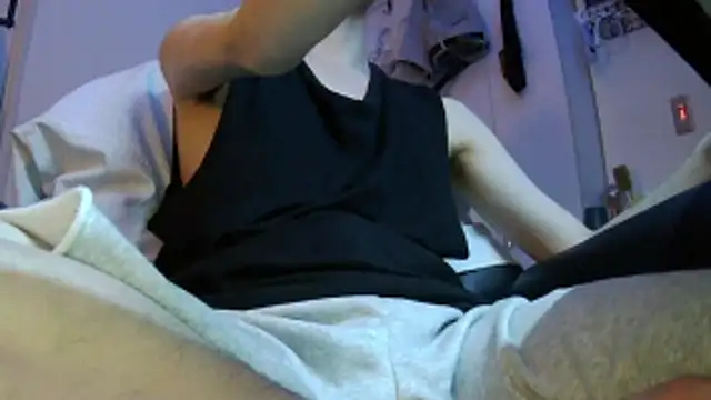 Ray175oo online show from April 2026 07:06:02 PM