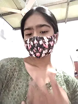 Snapshot of Arisha- chatting on February 2026 05:47:02 AM Arisha- online show from February 2026 05:47:02 AM