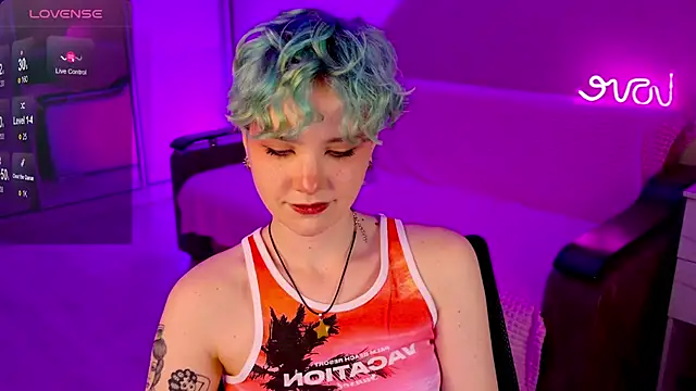 School Love online show from December 2024 04:17:01 PM