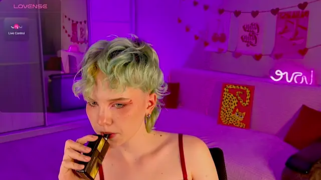 School Love online show from March 2025 04:11:02 PM