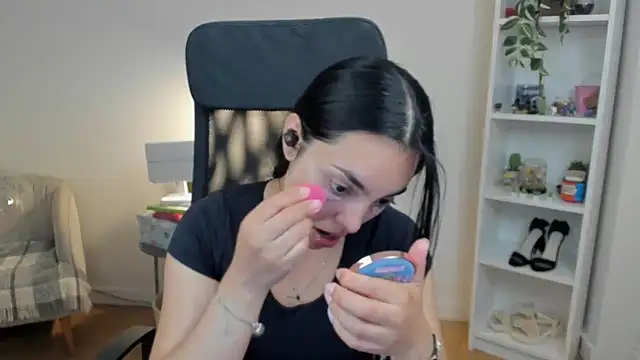  BellaEvans  online show from May 2026 04:32:01 AM