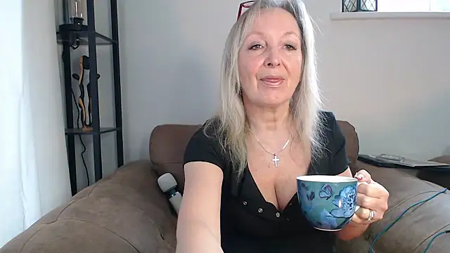 Snapshot of Ladystargazer1966 chatting on December 2024 11:01:01 AM Ladystargazer1966 online show from December 2024 11:01:01 AM