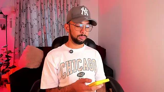 Snapshot of _PauloDaSilva_ chatting on March 2026 11:48:02 AM PauloDaSilva online show from March 2026 11:48:02 AM