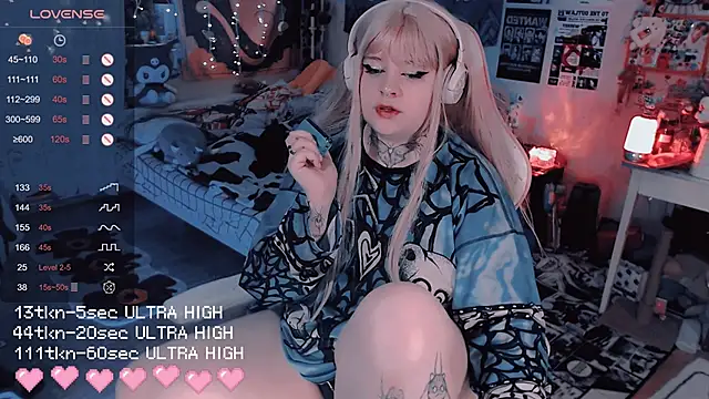 Snapshot of noori__hope chatting on December 2025 08:47:01 PM noori hope online show from December 2025 08:47:01 PM