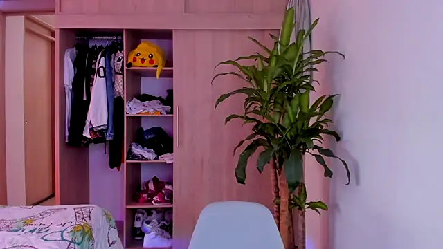 aldrinwhite online show from November 2025 05:34:01 PM