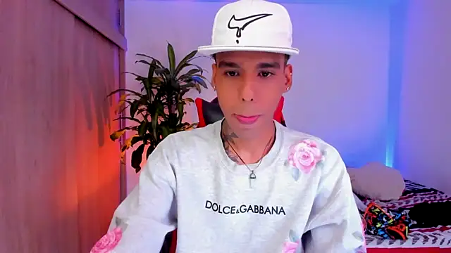 aldrinwhite online show from April 2026 09:39:33 PM