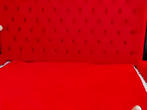 KateTompson  online show from May 2026 08:03:02 PM