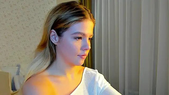 Snapshot of Anna_Robinson chatting on January 2025 01:15:01 AM Anna Robinson online show from January 2025 01:15:01 AM