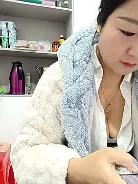 Snapshot of AHL756 chatting on February 2025 05:53:01 AM AHL756 online show from February 2025 05:53:01 AM