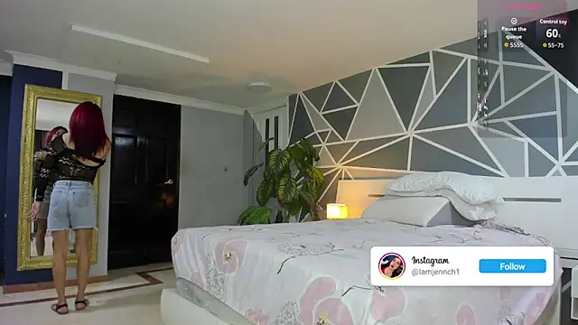 charolbruce 1 online show from October 2025 12:08:02 PM