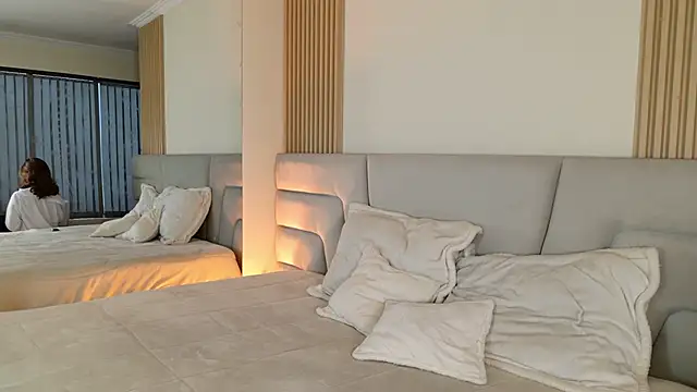 Snapshot of Zoe_Benson chatting on February 2026 12:04:01 PM Zoe Benson online show from February 2026 12:04:01 PM