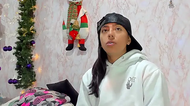 BarbieHotLaura online show from December 2024 02:24:02 PM