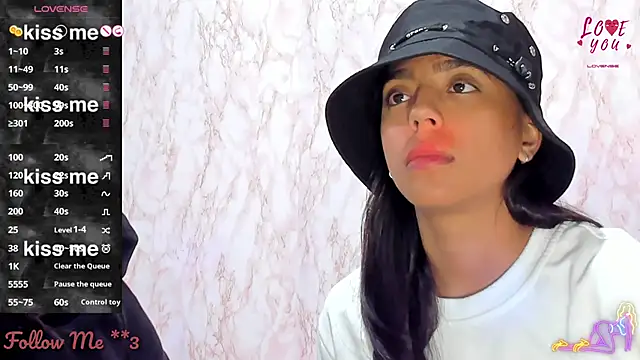 BarbieHotLaura online show from January 2025 11:35:02 PM