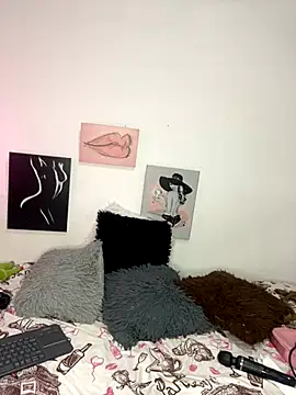 BarbieHotLaura online show from November 2025 02:58:01 AM