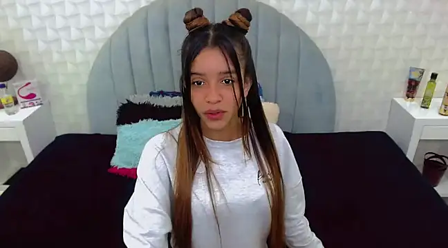 charlotte 0309 online show from March 2025 06:26:02 PM