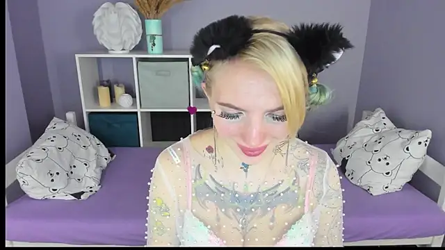 AnneTenet online show from February 2025 01:11:02 PM