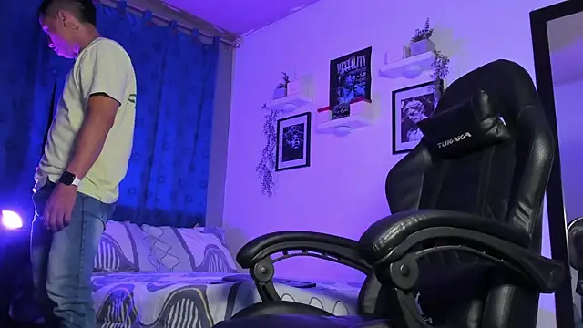 ThomsEvery  online show from September 2025 02:47:02 AM